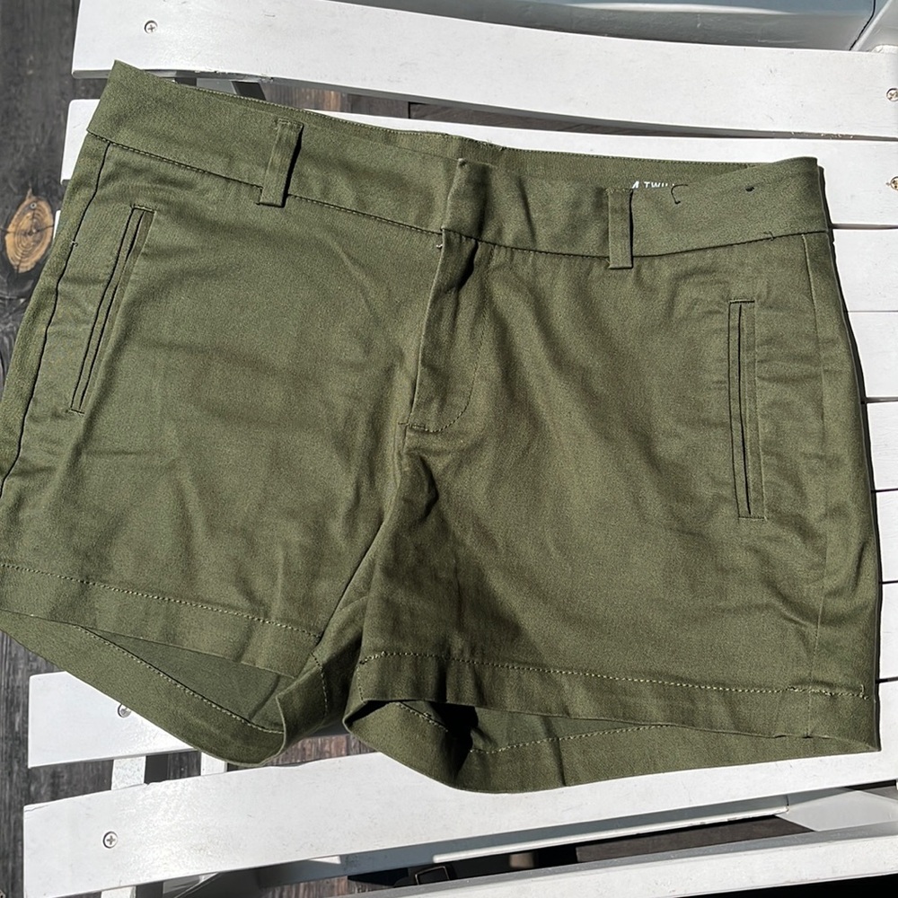 ☀️a.n.a Twill Shorts Green Size 4